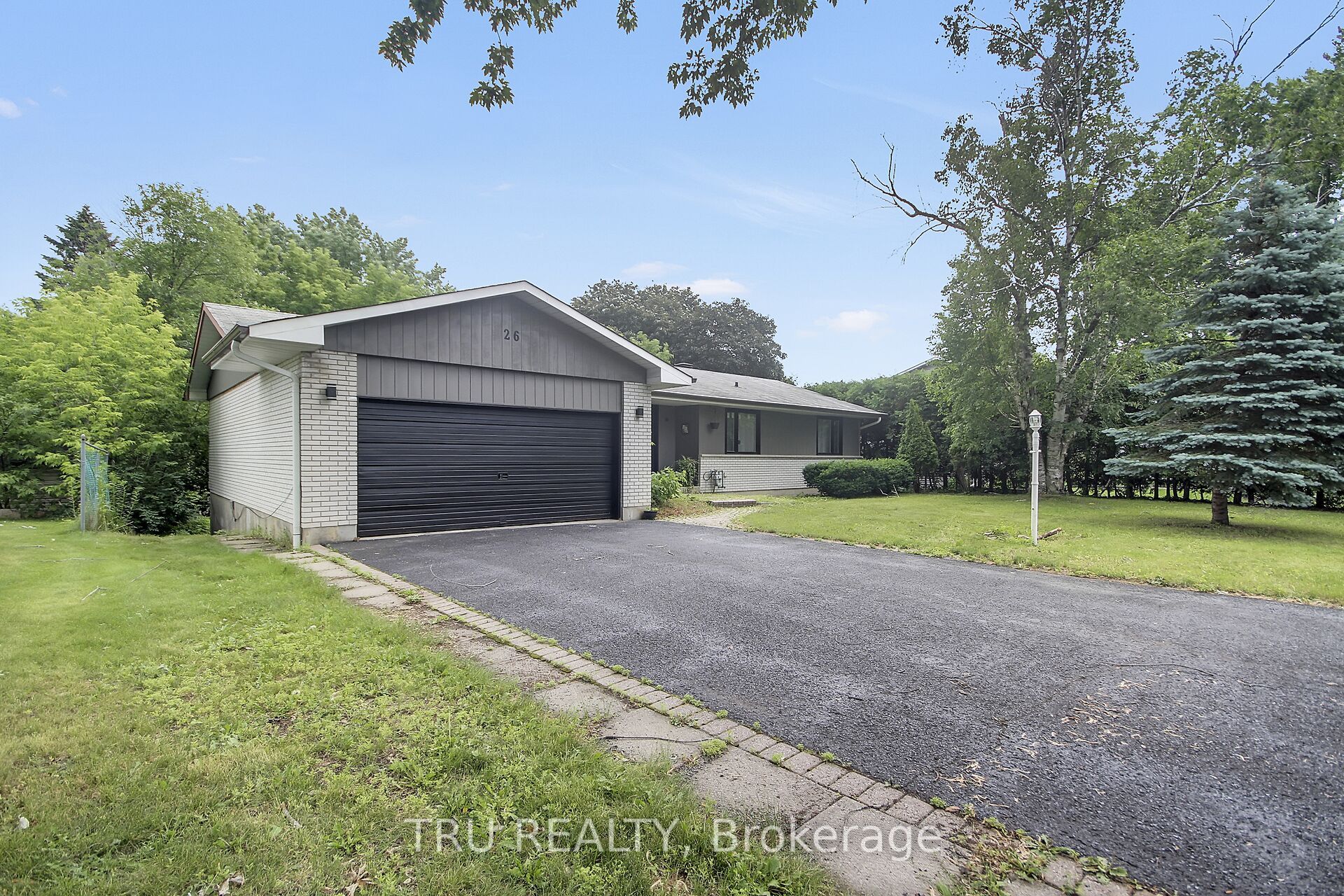 26 Langholm Crescent, Barrhaven, ON K2J 1H2