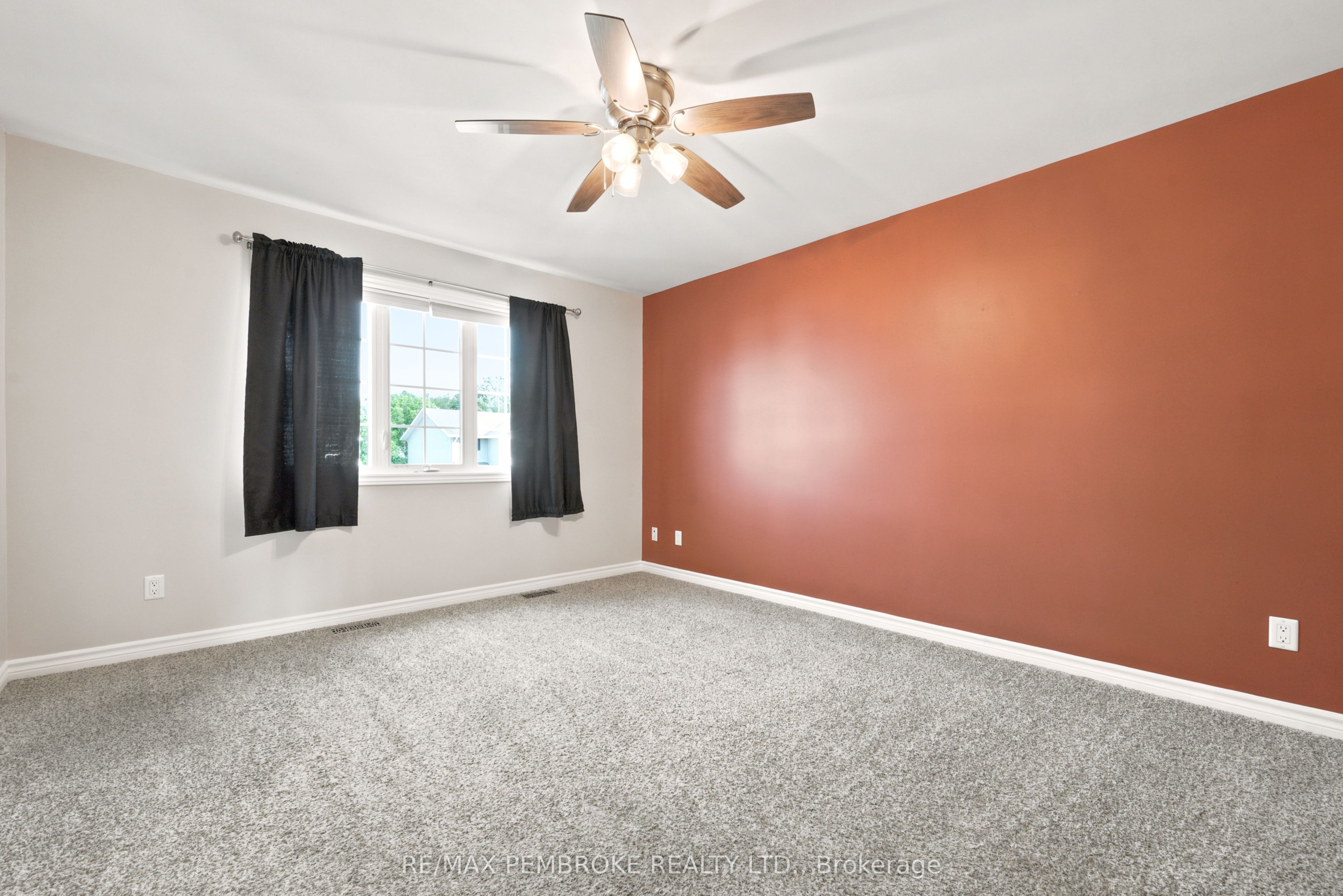 30 Winston Avenue, Petawawa, ON K8H 0C1
