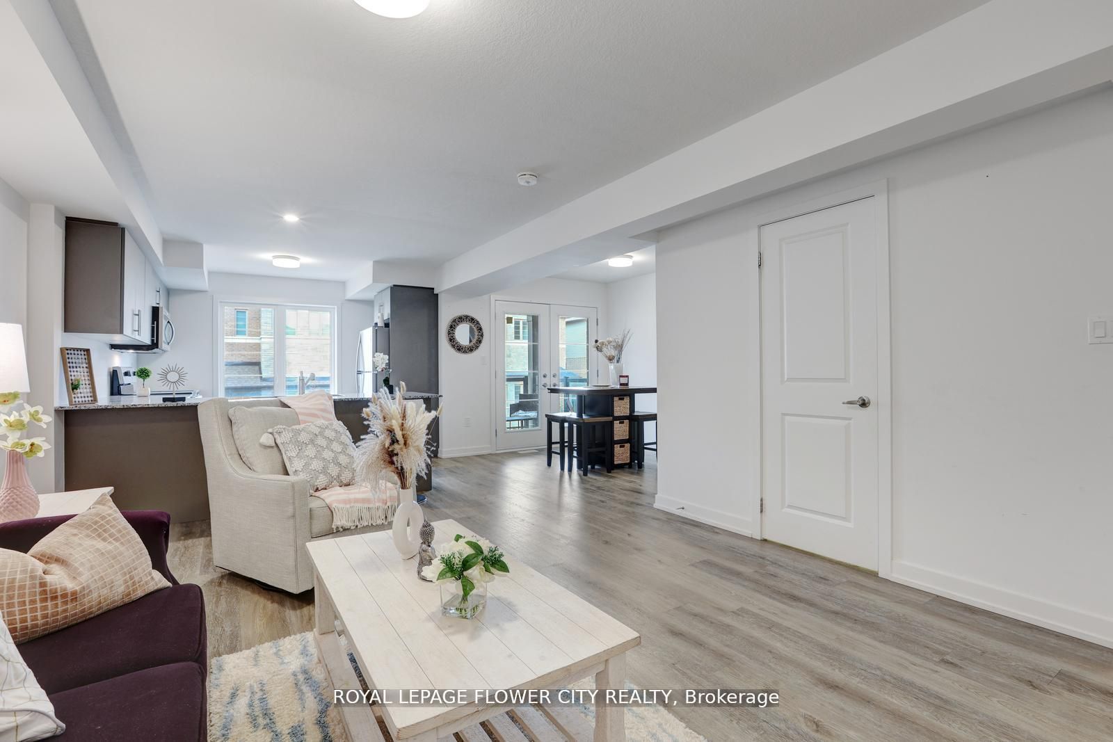 205 West Oak Trail 16, Kitchener, ON N2R 0R9