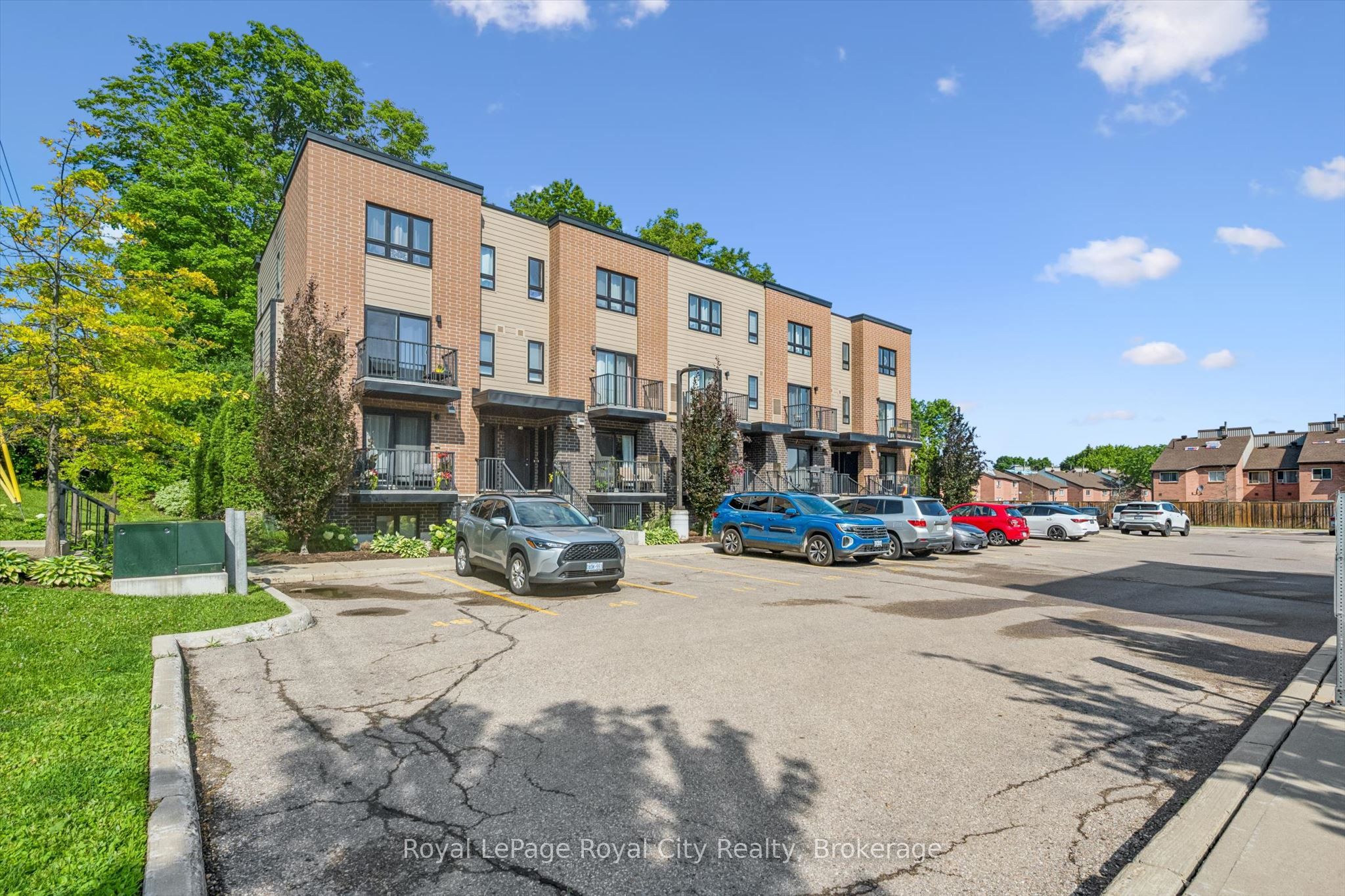 190 Century Hill Drive C1, Kitchener, ON N2E 2W6