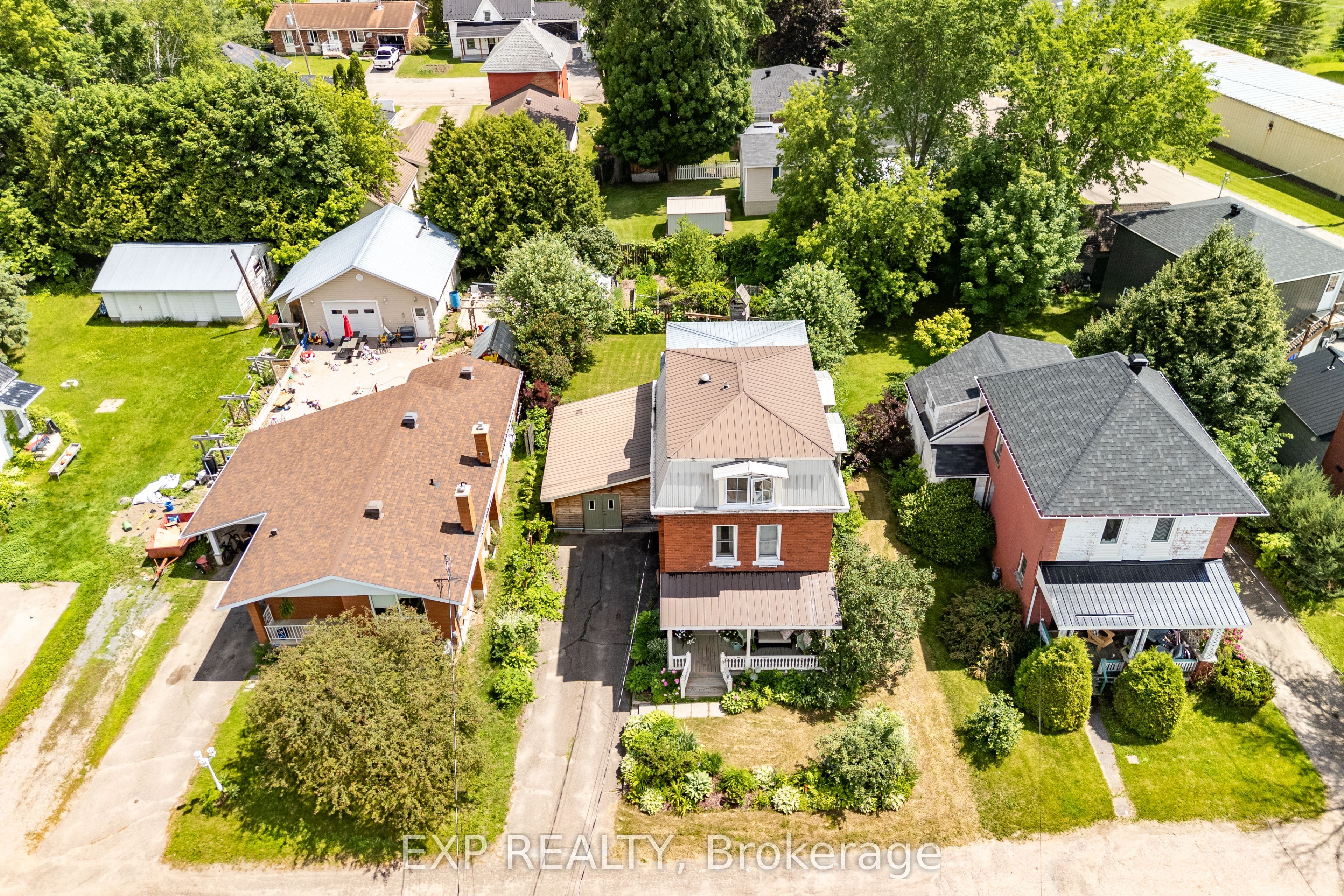 6 CRAWFORD Street, Whitewater Region, ON K0J 1K0