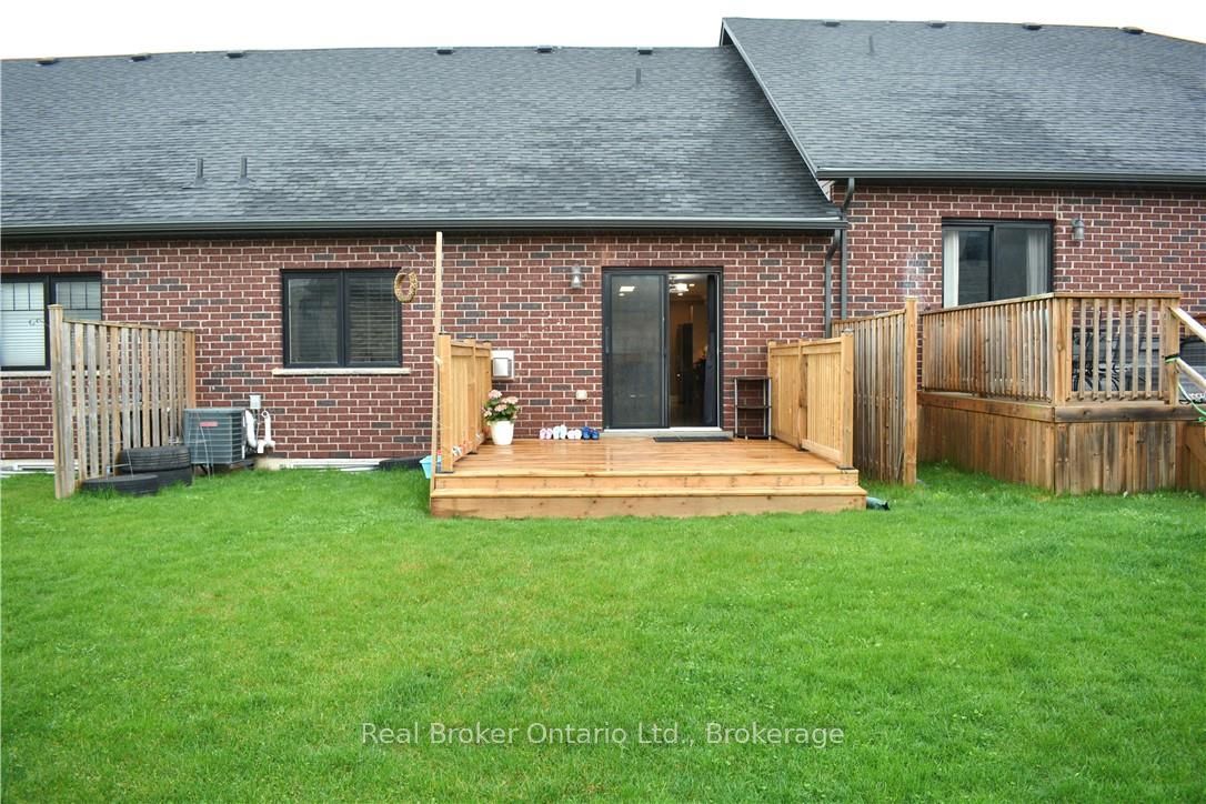 1 Chamberlain Avenue 9, Ingersoll, ON N5C 0A3