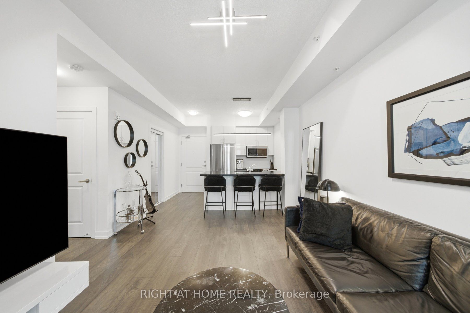 81 Robinson Street 603, Hamilton, ON L8P 1Z2