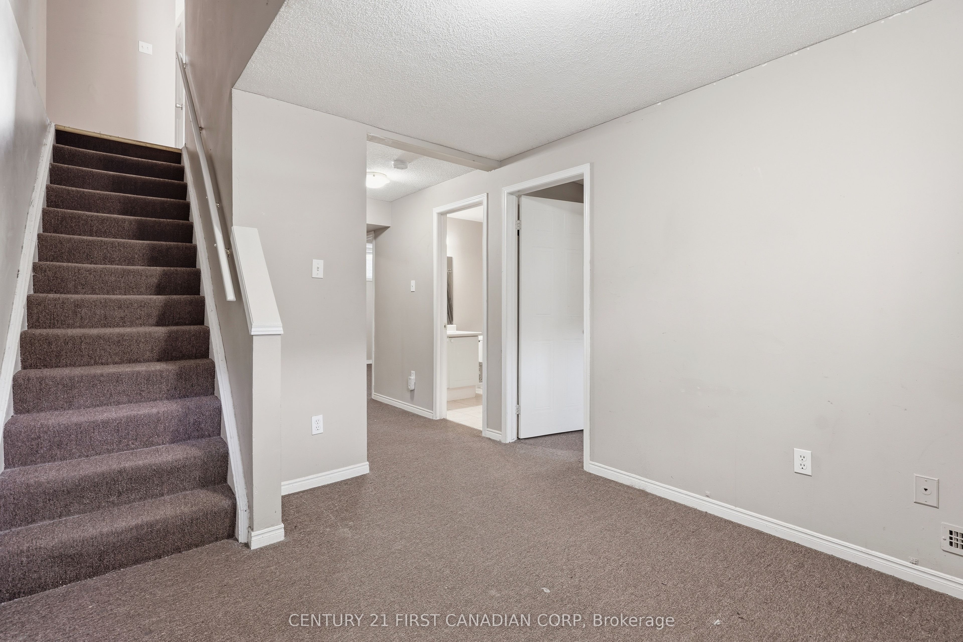 190 Fleming Drive 25, London East, ON N5V 5B8