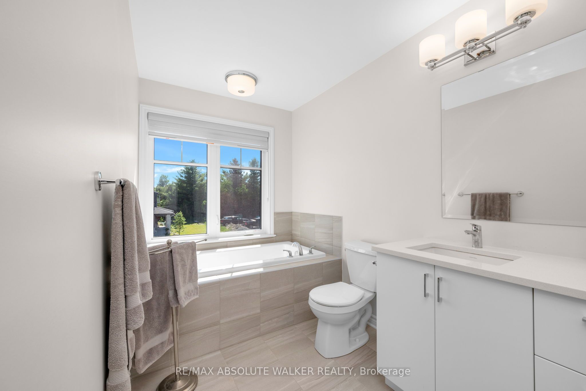 2381 Goldhawk Drive, Stittsville - Munster - Richmond, ON K2S 2X4