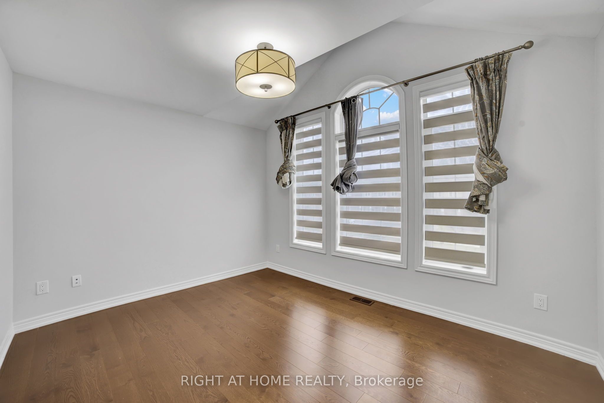 288 Raymond Road, Hamilton, ON L9K 0H8